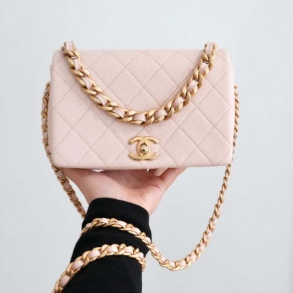 Pink Caviar Chanel Handbag! Comes w CC Card, dustbag, and receipt